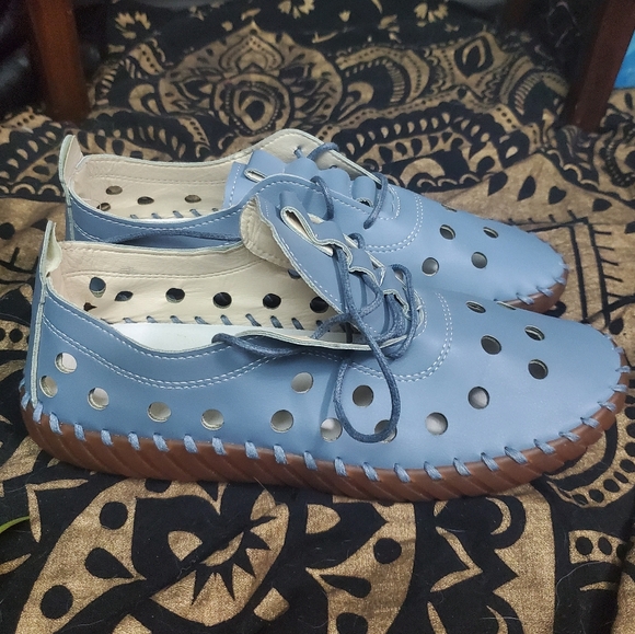 Stunning blue Italian leather lace up shoes, barely worn, size 41 - Picture 2 of 4